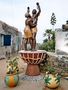 Denkmal auf der Sklaveninsel Gorée 
